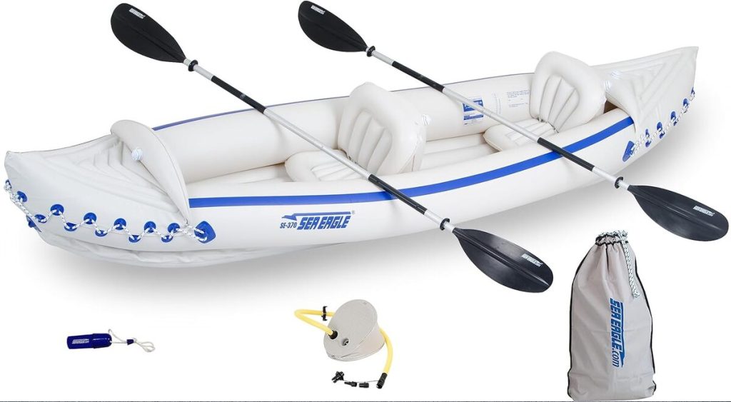 Test du kayak gonflable Sea Eagle 370 Deluxe : sport et légèreté pour trois personnes