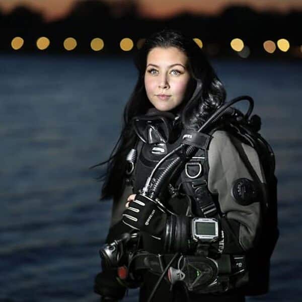 Découvrez notre test détaillé de la montre de plongée Mares Nero/Giallo : performance, design et technologie pour les passionnés de plongée