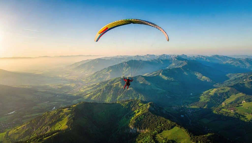 Comment devenir moniteur de parapente ?