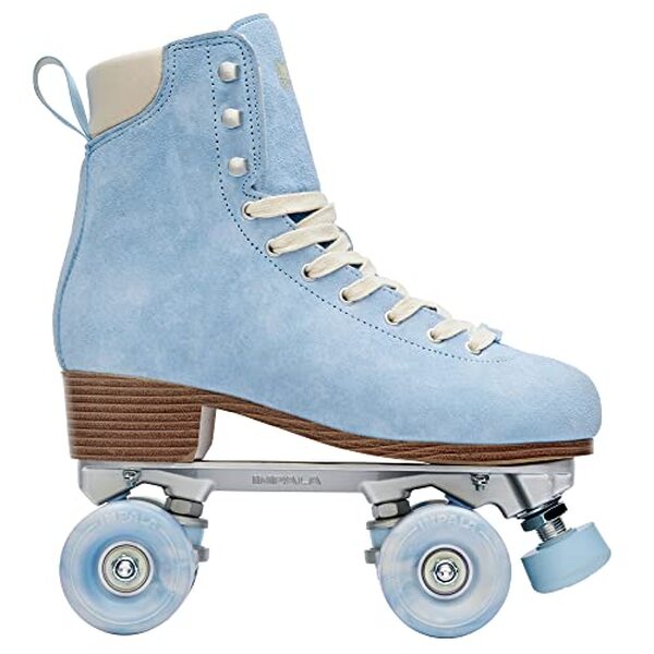 Découvrez notre test détaillé des patins Impala Samira Quad Skate Dusty Blue, un modèle alliant confort et style pour les amateurs de patinage polyvalent et tendance.