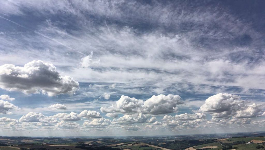 Nuages et classification pour le parapente : guide complet