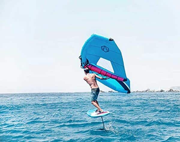 Découvrez notre test complet de l'aile de foil aZTRON afw-400 4.0M multicolore : performances, qualité et conseils pour les jeunes pratiquants de foil. 