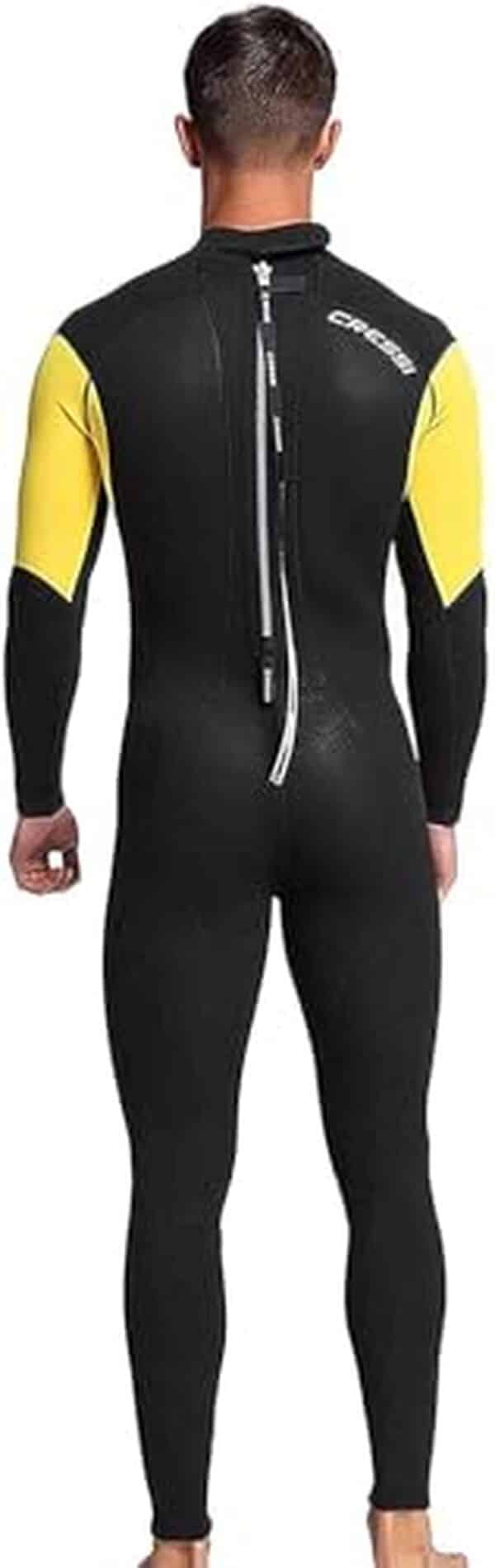 Découvrez notre test détaillé de la combinaison Cressi Morea 3 mm : confort, performance et durabilité pour la plongée et les sports nautiques.