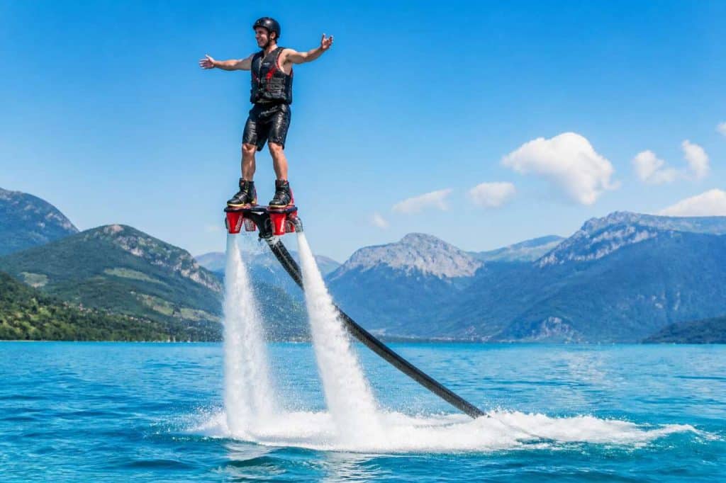 Comment se déroule une initiation au flyboard ?